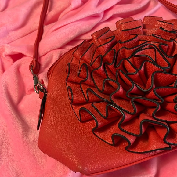 ROSE PETAL Red Faux Leather Round Crossbody Bag NWOT - Picture 6 of 14